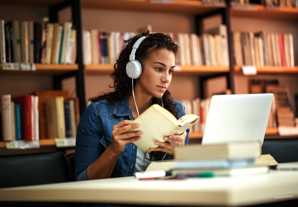 adult female student studying online